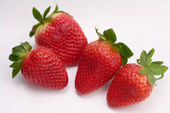 关闭<strong>图片</strong>新鲜<strong>的草莓</strong>白色背景