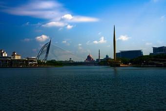 Putrajaya湖系列见解年纪念碑儿子清真寺