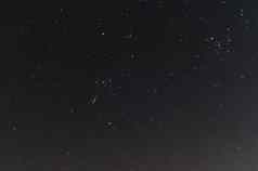 曝光不足晚上天空低光照片很多星星缺点