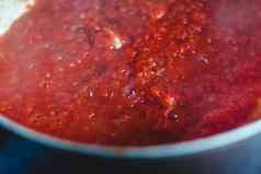 过程烹饪番茄海员式沙司酱汁平底锅
