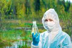 生态学家危险的死水森林湖瓶