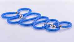 手工制作的设计师蓝色的珠项链蓝色的颜色