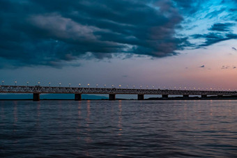 桥黑龙<strong>江河</strong>日落俄罗斯哈巴罗夫斯克照片中间河