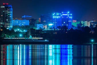 晚上视图城市哈巴罗夫斯克黑龙江河蓝色的晚上天空晚上城市明亮基斯灯笼水平黑龙江河厘米