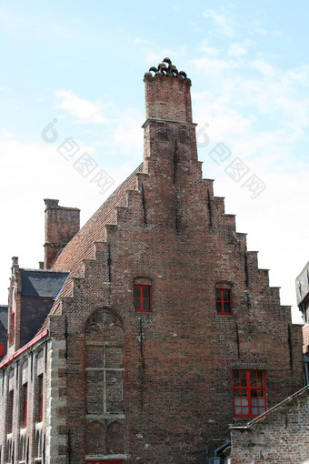 美丽的房子走<strong>山墙</strong>建红色的砖石头施内斯老房子用stufengiebel从根klinkersteinen埃尔博