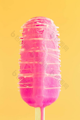 粉红色的冰奶油棒