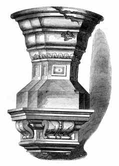 洗礼字体。圣路易普瓦西古董雕刻