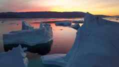 格陵兰岛冰山旅行海洋雪