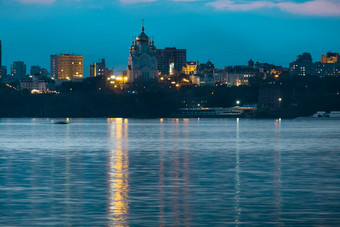 晚上视图城市哈巴罗夫斯克黑龙江河蓝色的晚上天空晚上城市明亮基斯灯笼