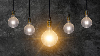 光灯泡的想法灯泡安排行照亮概念的想法