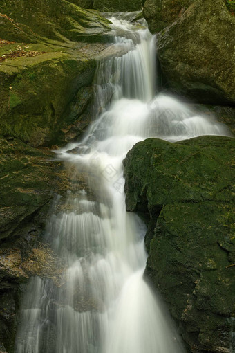 马利瀑布超级绿色森林周围的环境捷克共和国
