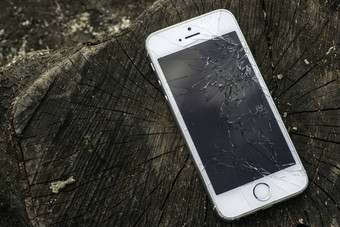 破碎的iPhone