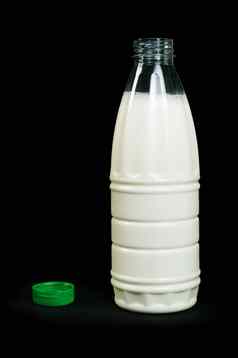 塑料透明的瓶牛奶