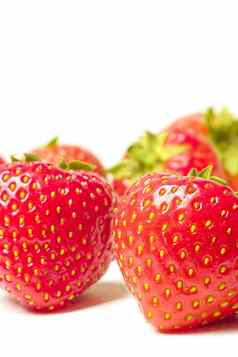 开胃的明亮红色的草莓白色背景