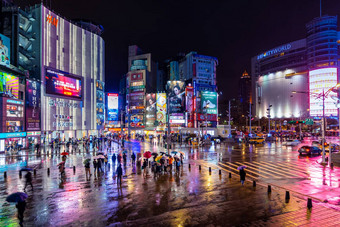 交通人走人行横道西门町台北台湾