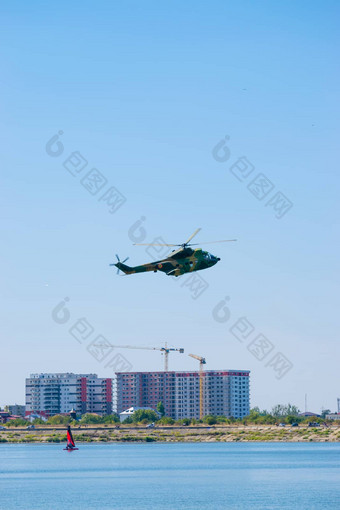 布加勒斯特罗马尼亚<strong>航空</strong>显示9月彪马再直升机飞行湖