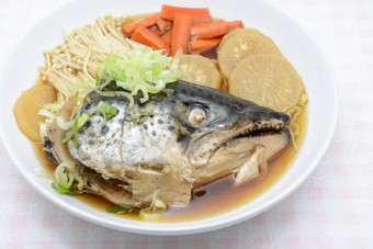 汤大马哈鱼我是源蔬菜日本食物