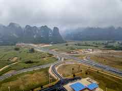 华山服务区域chongshui高速公路