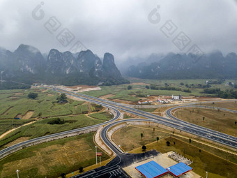 华山<strong>服务区</strong>域chongshui高速公路