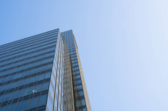 反射天空窗户建筑的角度来看低估角视图现代玻璃建筑摩天大楼<strong>蓝色</strong>的天空窗户业务逻辑层办公室<strong>企业</strong>建筑
