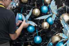 装饰圣诞节树蓝色的黄金玩具美丽的蓝色的蝴蝶玩具假期准备一年圣诞节