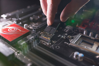焦点固态硬盘槽类型支持内华达州电脑主板技术员安装快高能力开车闪光芯片固态硬盘