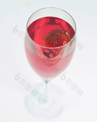 草莓鸡尾酒