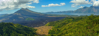 山<strong>接力棒</strong>著名的火山印尼