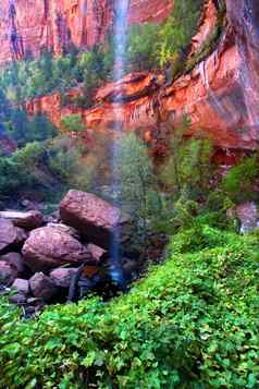 较低的翡翠池瀑布犹他州