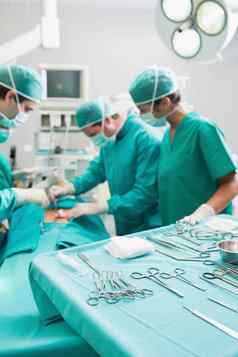 外科手术工具外科手术托盘外科医生操作