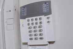 白色墙安装条目电话系统
