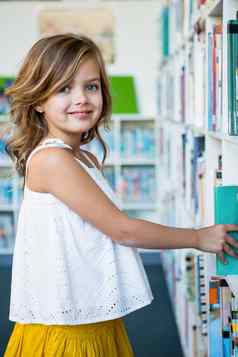 快乐女孩搜索书学校图书馆