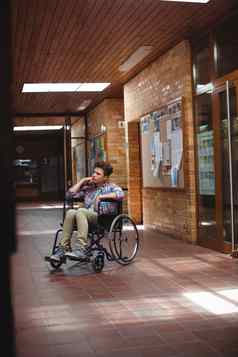 禁用小学生轮椅走廊学校