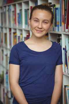 肖像微笑女学生微笑图书馆