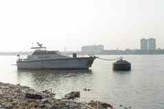 加尔各答港口信任航海船停靠霍尔迪亚码头复杂的胡格利河畔区域河边的港口国家印度今天西孟加拉南亚洲太平洋1月