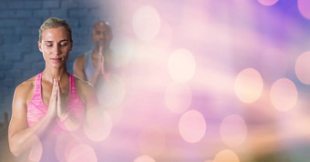 女人<strong>瑜伽</strong>健身房<strong>紫色</strong>的过渡