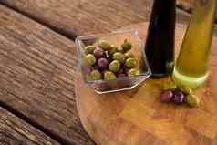 腌制橄榄橄榄石油香醋瓶表格