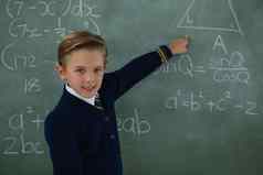小学生解决数学公式黑板