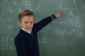小学生解决数学公式黑板