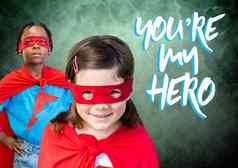 英雄文本超级英雄孩子们前面绿色背景