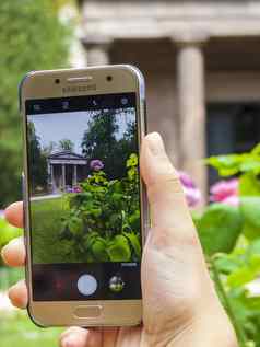智能手机照片前面陵墓城堡花园夏洛滕堡