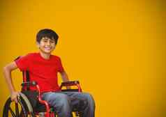 禁用男孩轮椅黄色的背景