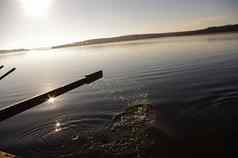 船骑桨太阳湖