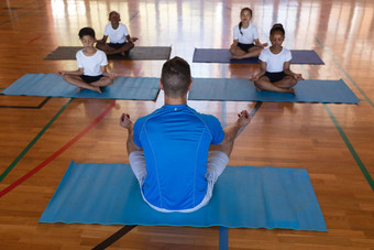 瑜伽老师教学瑜伽学校孩子们学校