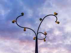 美丽的现代路灯柱艺术作品色彩斑斓的天空村体系结构等级annaland泽兰荷兰