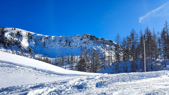 空滑雪山坡上雪山欧洲