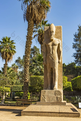 雕刻雕像Ramesses孟菲斯博物馆埃及使红色的花岗岩
