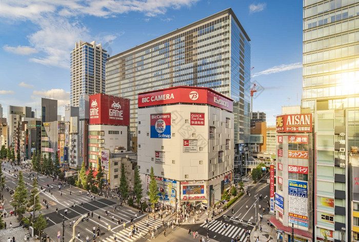 空中日落视图秋叶原穿越十字路口