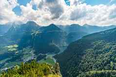 绿岩铁索攀岩德国巴伐利亚