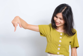 年轻的女人站点空间手指